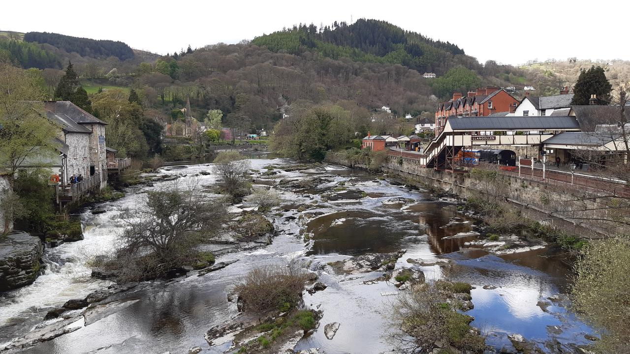 The river Dee at Llangollen.
